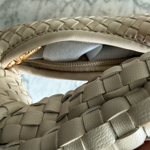 NWT Melie Bianco Woven Ivory Hobo Mini Bag - Picture 3 of 7